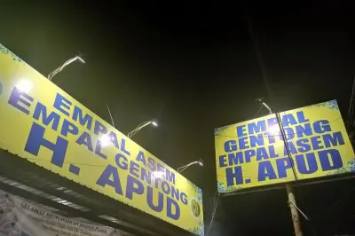 9 Kuliner Legendaris Cirebon yang Wajib Dicicipi, dari Empal Gentong hingga Mie Koclok