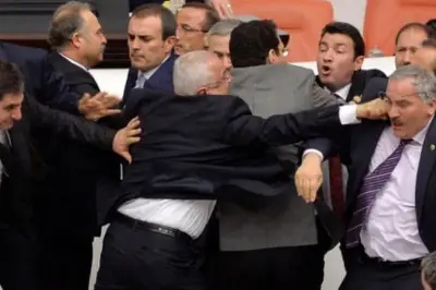 Baku Hantam di Parlemen Turkiye Usai Penolakan Sumpah Jaksa Agung Baru