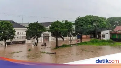 Banjir Bekasi Rendam 19.408 KK, 376 Jiwa Mengungsi di Bulan Puasa