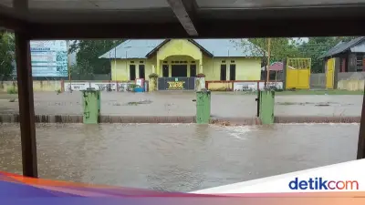 Banjir Landa 6 Desa di Bima NTB, Jalan Raya Berubah Jadi Aliran Sungai