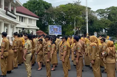 Fenomena Job Hugging Melanda ASN: Loyalitas atau Zona Nyaman yang Membahayakan?