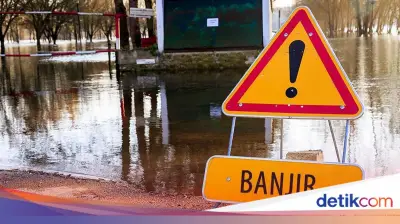 Hujan Deras Sejak Dini Hari Picu Banjir di 31 RT di Jakarta Selatan