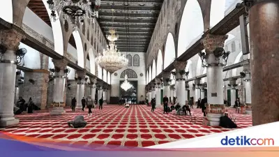 Israel Larang Imam Masjid Al-Aqsa Masuk Kompleks Ibadah Selama Seminggu