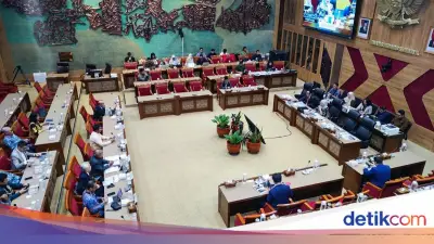Komisi X DPR Bahas Skema Penerimaan Mahasiswa Baru dengan Rektor UI hingga UGM
