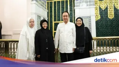 Megawati Ziarah ke Makam Nabi di Madinah, Imam Besar Masjid Nabawi Pimpin Doa