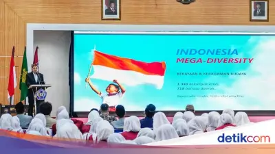 Menbud Fadli Zon Soroti Potensi Indonesia Sebagai Pusat Kebudayaan Dunia di UMSURA