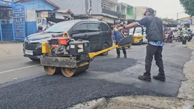 Pemkot Depok Percepat Perbaikan Jalan Berlubang Pasca Banyak Kecelakaan Motor