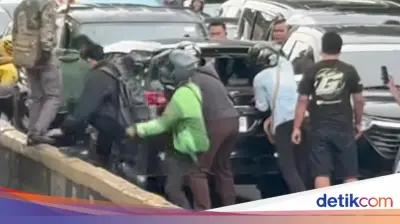 Pengemudi Lawan Arah di Jakpus Bawa Senjata Tajam dan Pistol Mainan