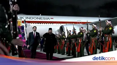 Pesawat Prabowo Kembali Dikawal Jet Tempur F-16 Yordania dalam Kunjungan Kerja
