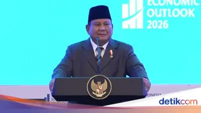 Prabowo Berkelakar: Mungkin Perlu Sedikit Otoriter untuk Lawan Koruptor