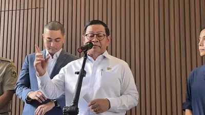 Pramono Anung Targetkan 10.000 Bus Listrik TransJakarta Beroperasi pada 2030