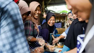 Sandiaga Uno Gelar Pelatihan Kuliner Emping Melinjo untuk Buka Lapangan Kerja