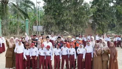 SDN 02 Rantau Pauh Gelar Upacara Perdana Pascabencana Banjir Bandang