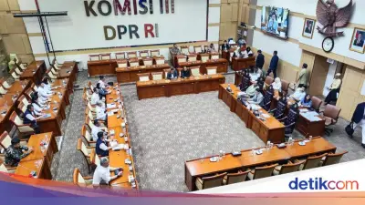 Tiga Konfederasi Buruh Utama Dukung Polri Tetap di Bawah Presiden di Rapat Komisi III DPR