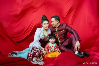 Tina Toon Rayakan Imlek dengan Ungkap Wajah Putri Pertama di Instagram