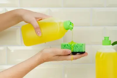 Tips Merawat Meja Dapur Batu Alam: Hindari Kesalahan Pembersihan yang Merusak