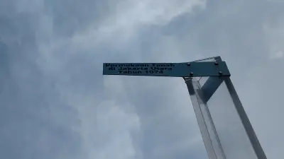 Tugu Penurunan Tanah Jakarta: Alarm Sunyi di Tengah Ancaman Tenggelamnya Ibu Kota