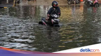 Update Banjir Jakarta: 127 RT dan 6 Jalan Masih Tergenang Air