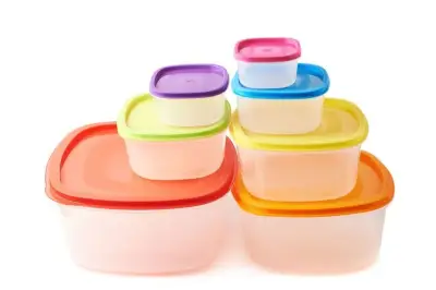 Wadah Plastik Berjamur: Haruskah Langsung Dibuang atau Masih Bisa Dipakai?