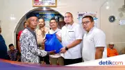 Andre Rosiade Bagikan 1.000 Paket Sembako di Tigo Lurah Jelang Ramadan