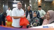 Andre Rosiade Salurkan 1.000 Paket Sembako di Batang Arau Sambut Ramadhan