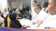Andre Rosiade Salurkan 5.000 Paket Sembako untuk Warga Sijunjung Sambut Ramadan