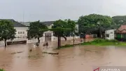 Banjir Rendam 19.408 KK di Bekasi, Awal Ramadhan Diawali Genangan Air