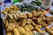 Berburu Takjil di Bazar Ramadhan Benhil, Rp 50.000 Dapat Apa Saja?