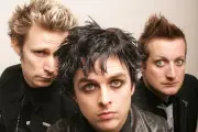 Green Day Kritik Keras Agen ICE AS di Konser Super Bowl, Serukan Mundur dari Pekerjaan