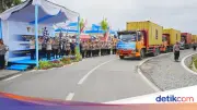 Kapolri Lepas 22 Kontainer Bantuan untuk Korban Bencana di Aceh dan Sumatera