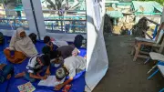 Pembelajaran di Tenda Masih Berlangsung Pascabanjir Sumatra, DPR Desak Perbaikan Sekolah Tuntas Sebelum Lebaran