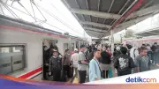 Penumpang KRL Bogor-Manggarai Tiba-tiba Dialihkan ke Kereta Lain di Stasiun Depok