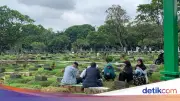 Peziarah di TPU Menteng Pulo Sebut Ziarah Sebelum Ramadan Sebagai Pengingat Budi Mulia