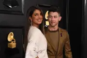 Priyanka Chopra Tegaskan Pernikahan dengan Nick Jonas Tetap Kuat