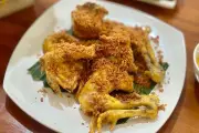 Resep Ayam Goreng Lengkuas, Lauk Ramadan Nikmat yang Tahan Lama