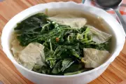 Resep Sayur Bening Bayam Sederhana dan Praktis untuk Menu Sahur