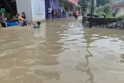 Tiga Kecamatan di Cirebon Terendam Banjir Akibat Luapan Sungai Cisanggarung