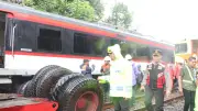 Truk Tabrak Kereta Bandara di Poris, Layanan KRL Terganggu dan Macet Berkepanjangan