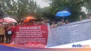 Warga Kalideres Jakbar Demo Tolak Pembangunan Krematorium dan Rumah Duka