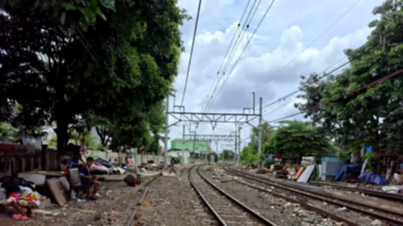 Warga Pinggiran Rel Senen Digusur, Pramono Anung Dukung Rencana Hunian dari Prabowo