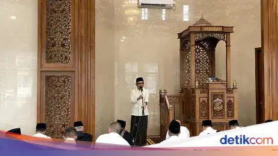 Ace Hasan dan Pengurus Golkar Salat Id di Masjid Thayyibah, Bahlil Beribadah di Papua