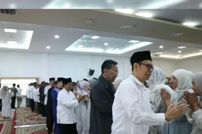 Alasan Tradisi Halal Bihalal Diadakan di Hari Pertama Sekolah