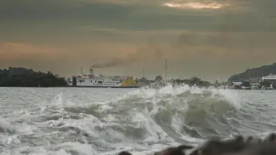 Angin Kencang Landa Teluk Jakarta 4-5 Maret, Nelayan dan Warga Pesisir Diimbau Waspada
