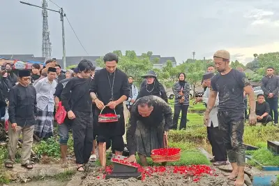 Anji Manji Ungkap Kronologi Meninggalnya Ibunda, Siti Sundari