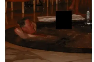 Bill Clinton Buka Suara Soal Foto di Bak Mandi Air Panas dalam Kasus Epstein