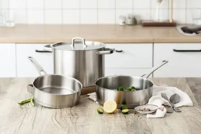 Cara Menyimpan Panci dan Wajan Agar Tak Cepat Rusak, Hindari Lokasi Ini