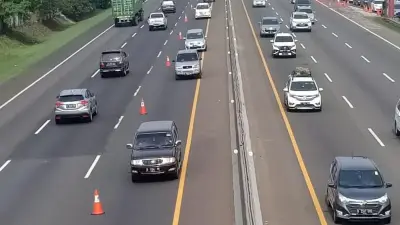 Contraflow Diberlakukan di KM 55-65 Tol Japek Imbas Lonjakan Arus Lalu Lintas Hari Kedua Lebaran 2026