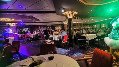 Disney Adventure Cruise: Sensasi Berlayar dengan Santapan Lezat dan Keceriaan Karakter Disney