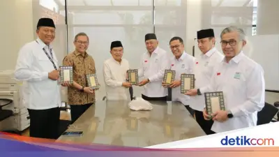 DMI Terima 2.000 Mushaf Alquran Wakaf dari Sinar Mas untuk Perkuat Literasi Keimanan