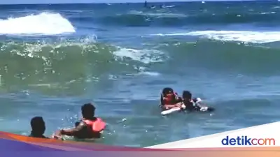 Dua Remaja Bekasi Terseret Arus Rip Current di Pantai Drini Gunungkidul
